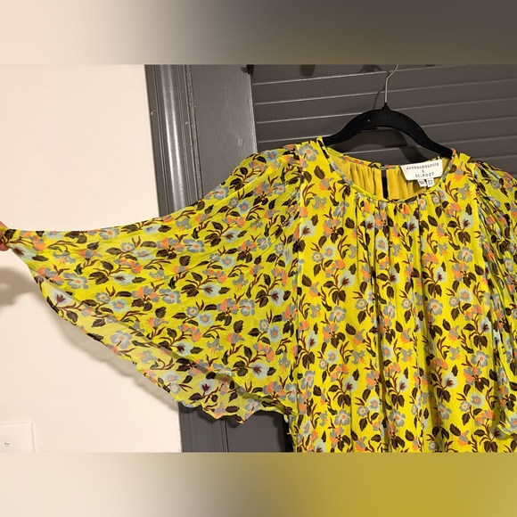Anthropologie x DELPOZO Bright Yellow Floral Pleated Sleeve Blouse - Picture 2 of 6